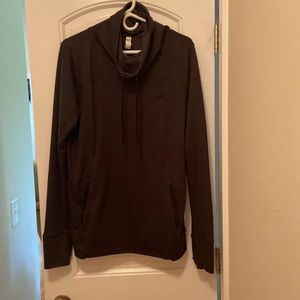 UA pullover